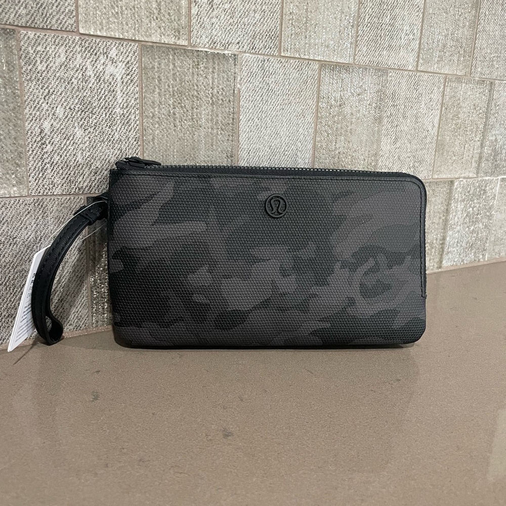 Lululemon Double Up Wallet Wrislet New